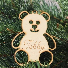 Изготовленное на заказ деревянное счастливое украшение медведь с именем, табличка ко дню рождения, рустикальный свадебный сувенир бирки, персонализированные подарочные бирки, деревянные бирки