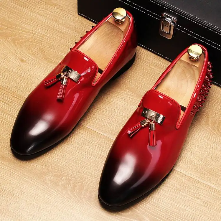 

New Arrival Men Red Boat Shoes Fashion Round Toe Brush Color Slip On Tassel Loafer Shoes Man Black Rivets PU Leather Shoes