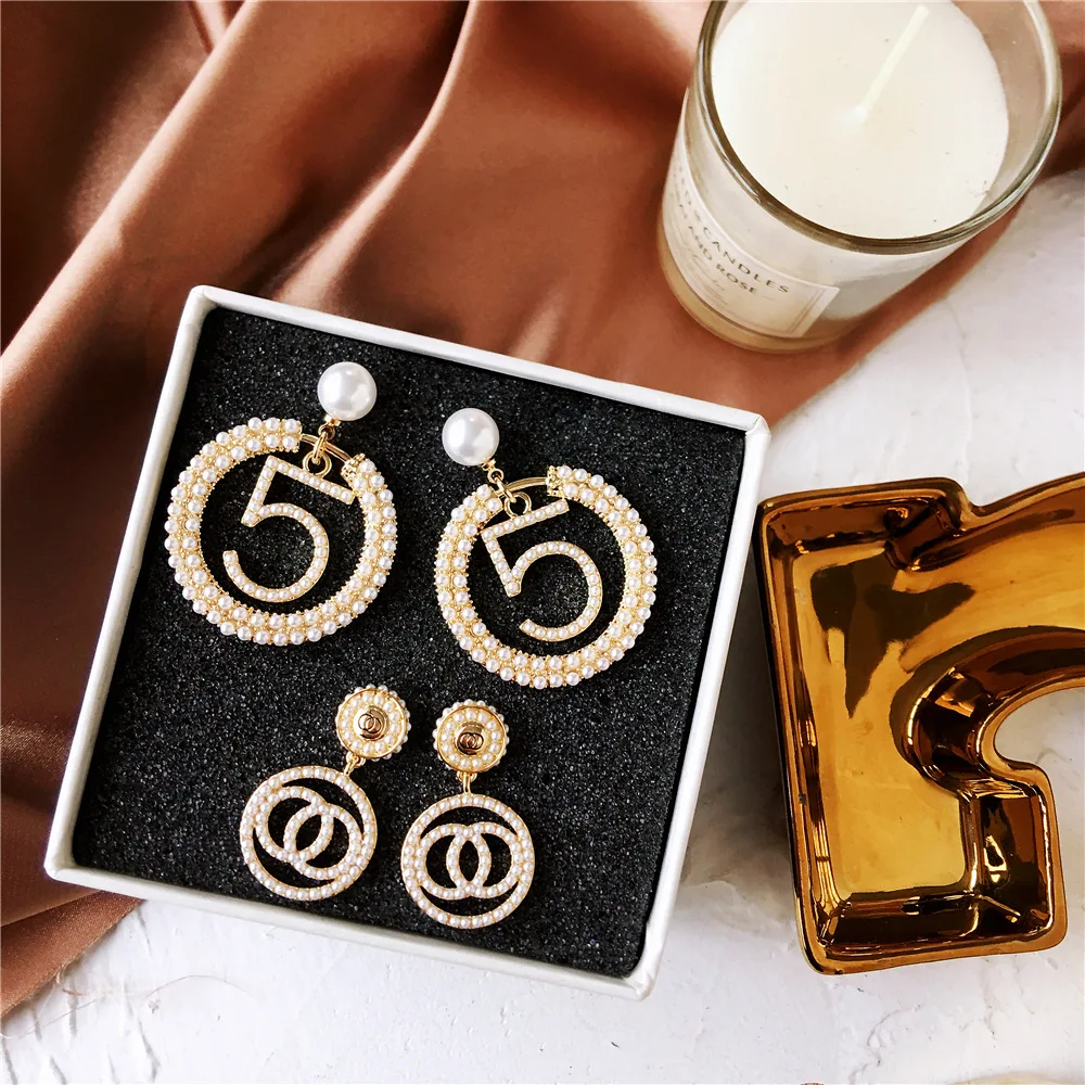 

2019 new earrings ladies exquisite light luxury brand pearl geometric letter 5 tassel earrings earrings S213