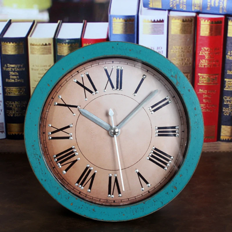 European style Retro Wooden Clock Battery Powered Metal Desktop Digital
