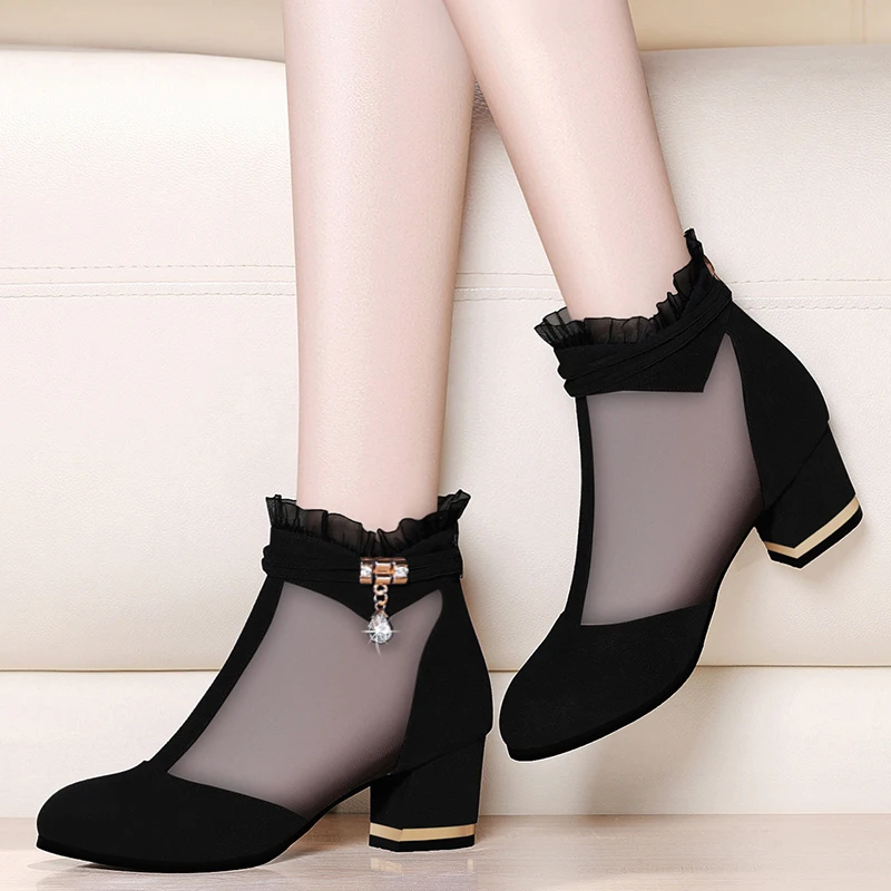 

Spring 2019 high heels women's thick mesh shoes Korean version Joker sexy lace Ladies shoes SIZE37-40 Yasilaiya Med (3cm-5cm)