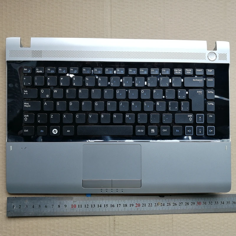 

Latin LA layout new laptop keyboard with touchpad palmrest for Samsung RV409 RV411 RV413 RV415 RV420 E3420 E3415 BA75-02861K