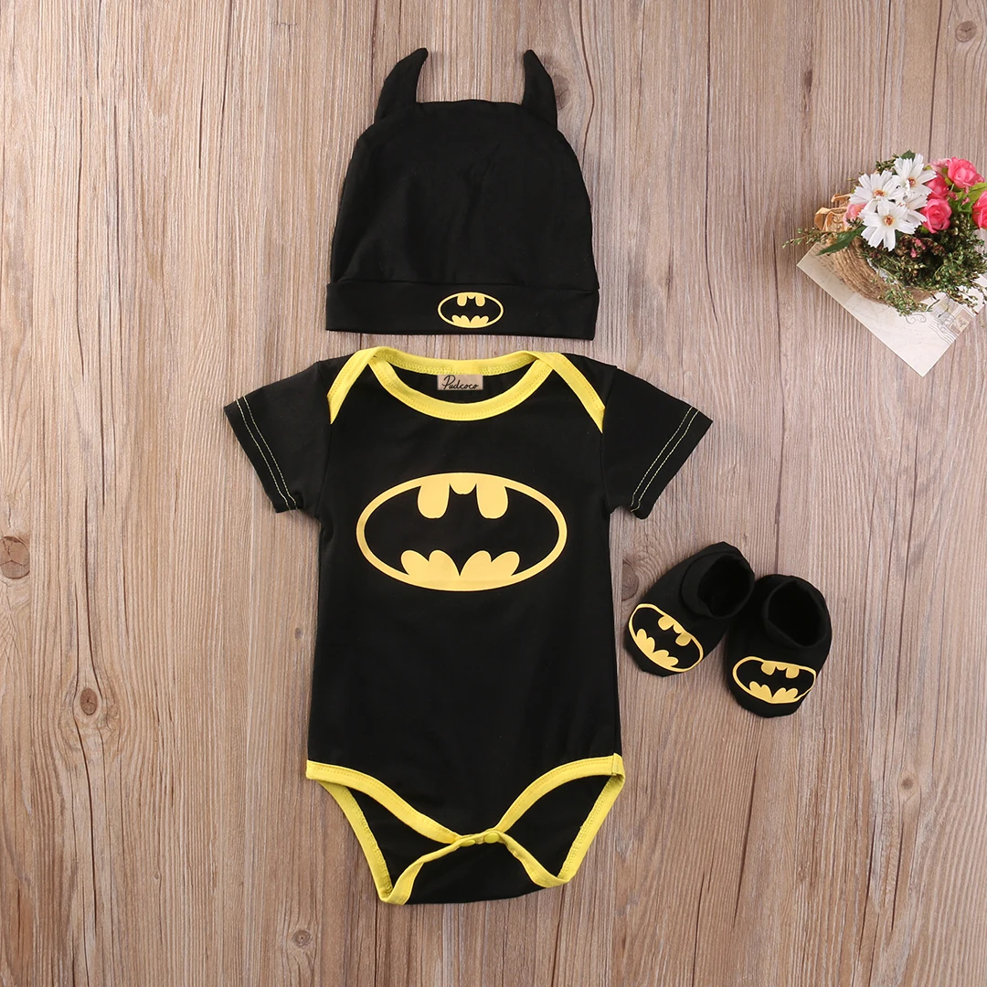 Одежда для новорожденных мальчиков с Бэтменом; комбинезон с Бэтменом+ обувь+ шапка; пуловер; милый черный комплект одежды для малышей; одежда с героями мультфильмов