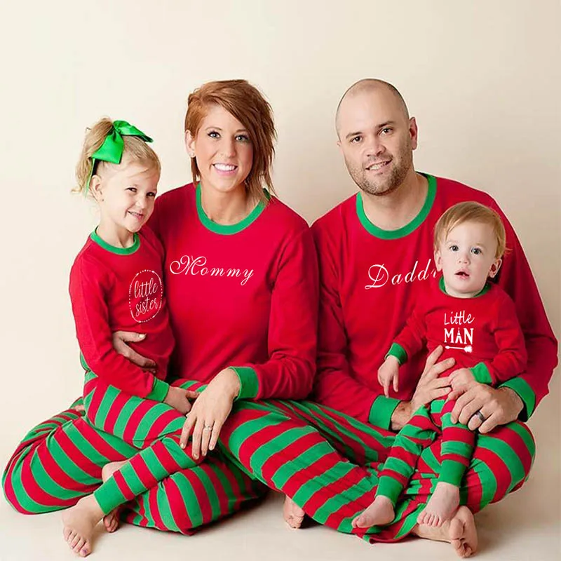 

2017 New Family Christmas Pajamas Family Look Litter Sister Man Mommy Daddy Matching Christmas Pajamas Pigiama Natale Famiglia