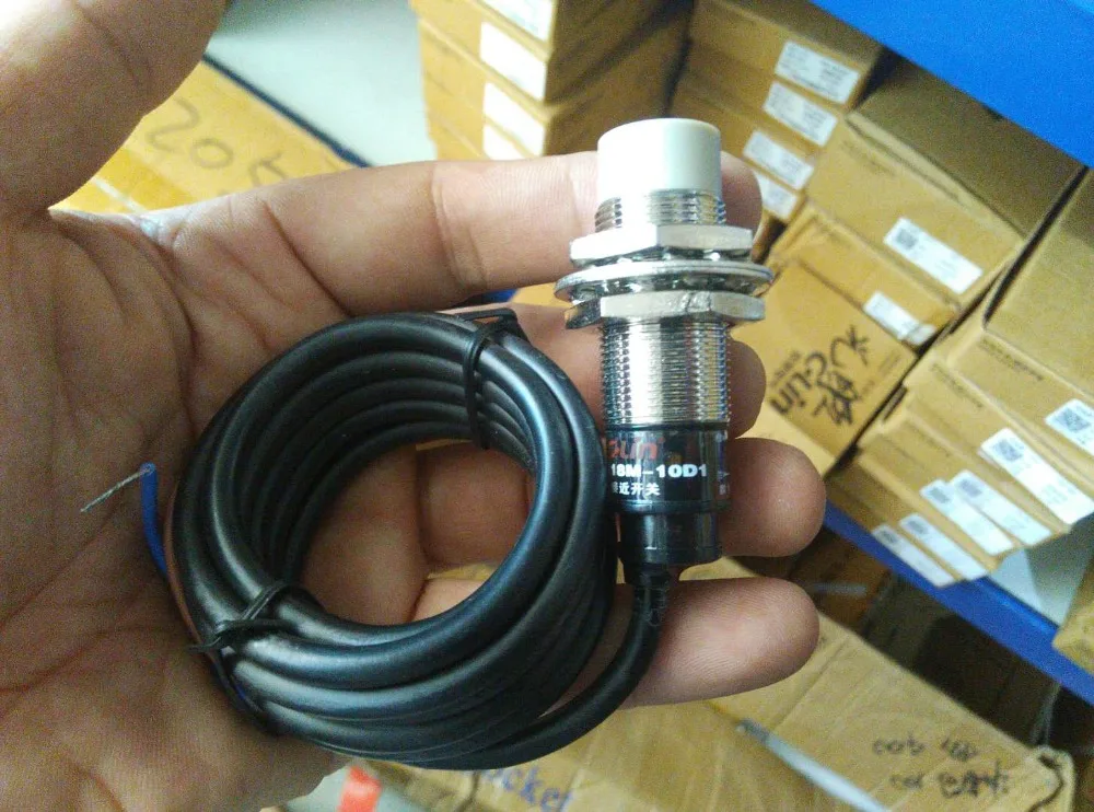 

Brand new original authentic C-Lin LJM18M-10D1 DC two-wire normally open type inductive proximity switch
