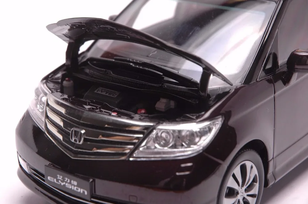 Honda elysion mpv model in scale 118 (5)