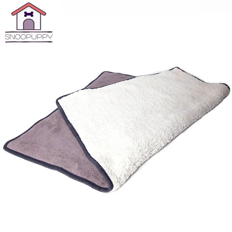 Собака кошка мягкие кровати одеяла коралловый флис собаки дышащий кровать коврики Применение для собаки отдыха и сна одноцветное кровать