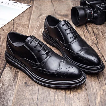 

Brand New Men's Business Dress Shoes Vintage Brogue Carving Men Classic Designer Shoes For Wedding Low Heel Pointed Formal Shoe