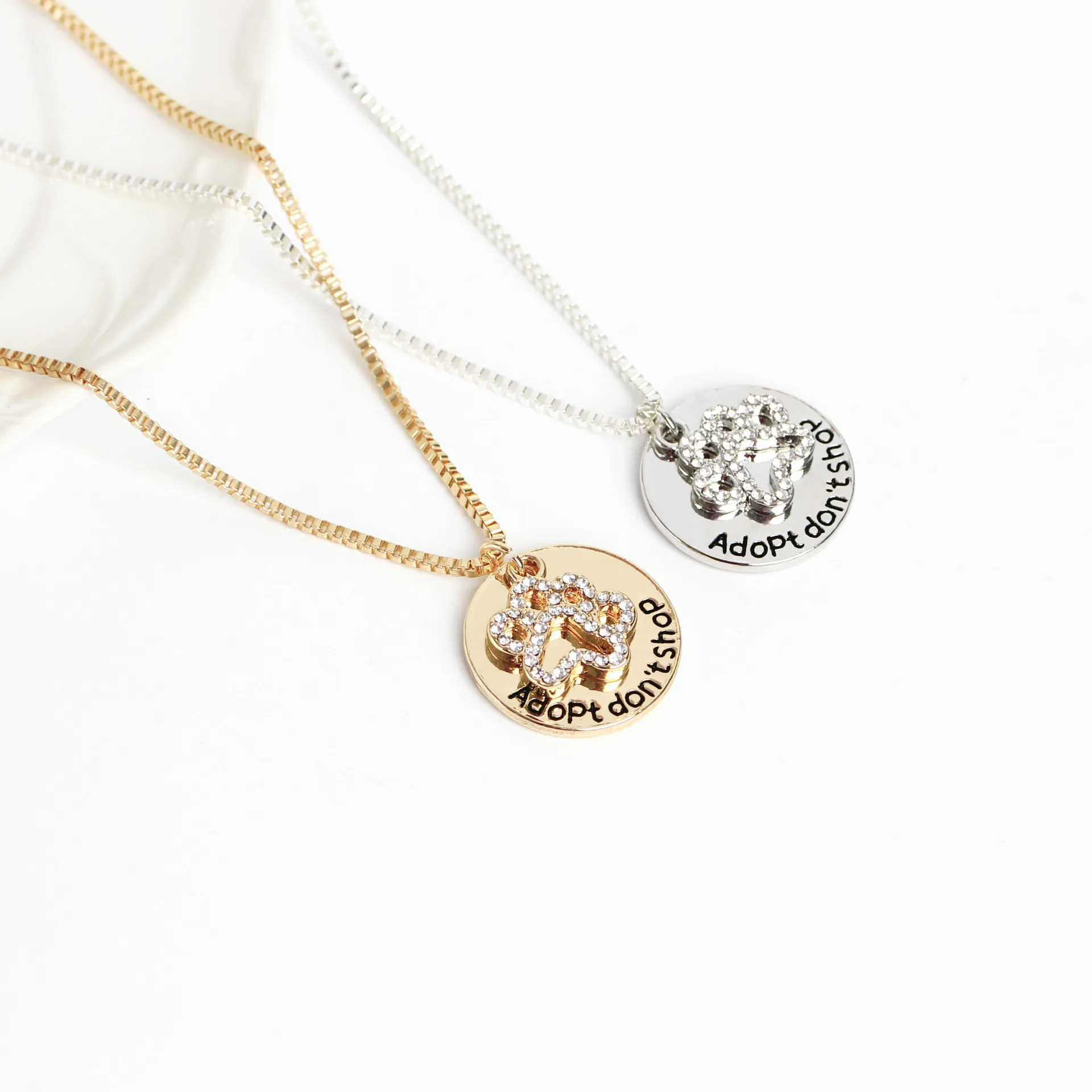 

Women's Cutout Paw Necklace