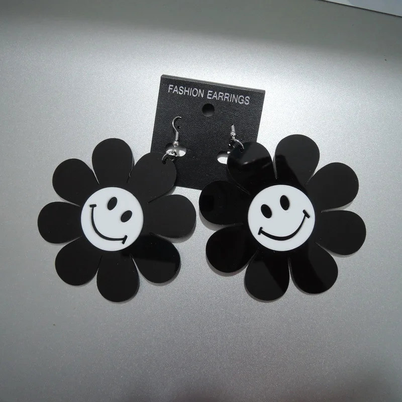 

Exaggerated jewelry street style 8 cm smiley flower earrings