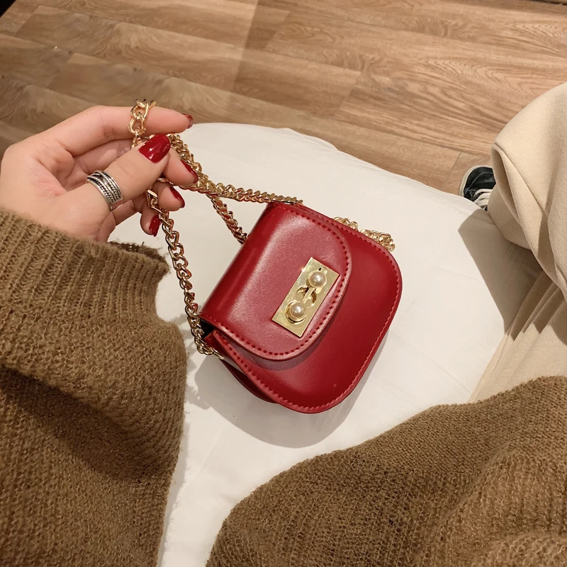 2019 سلسلة نسائية حقيبة العلامة التجارية الفاخرة مصمم السيدات حقائب يد جلدية الأزياء اللؤلؤ قفل حقائب كتف صغيرة مخلب Crossbody أكياس