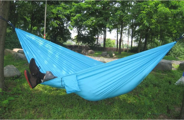 Портативный нейлоновый парашютный двойной гамак для сада, отдыха на природе, походная мебель, гамак для выживания, качели, спальная кровать для 2 человек - Цвет: as shown