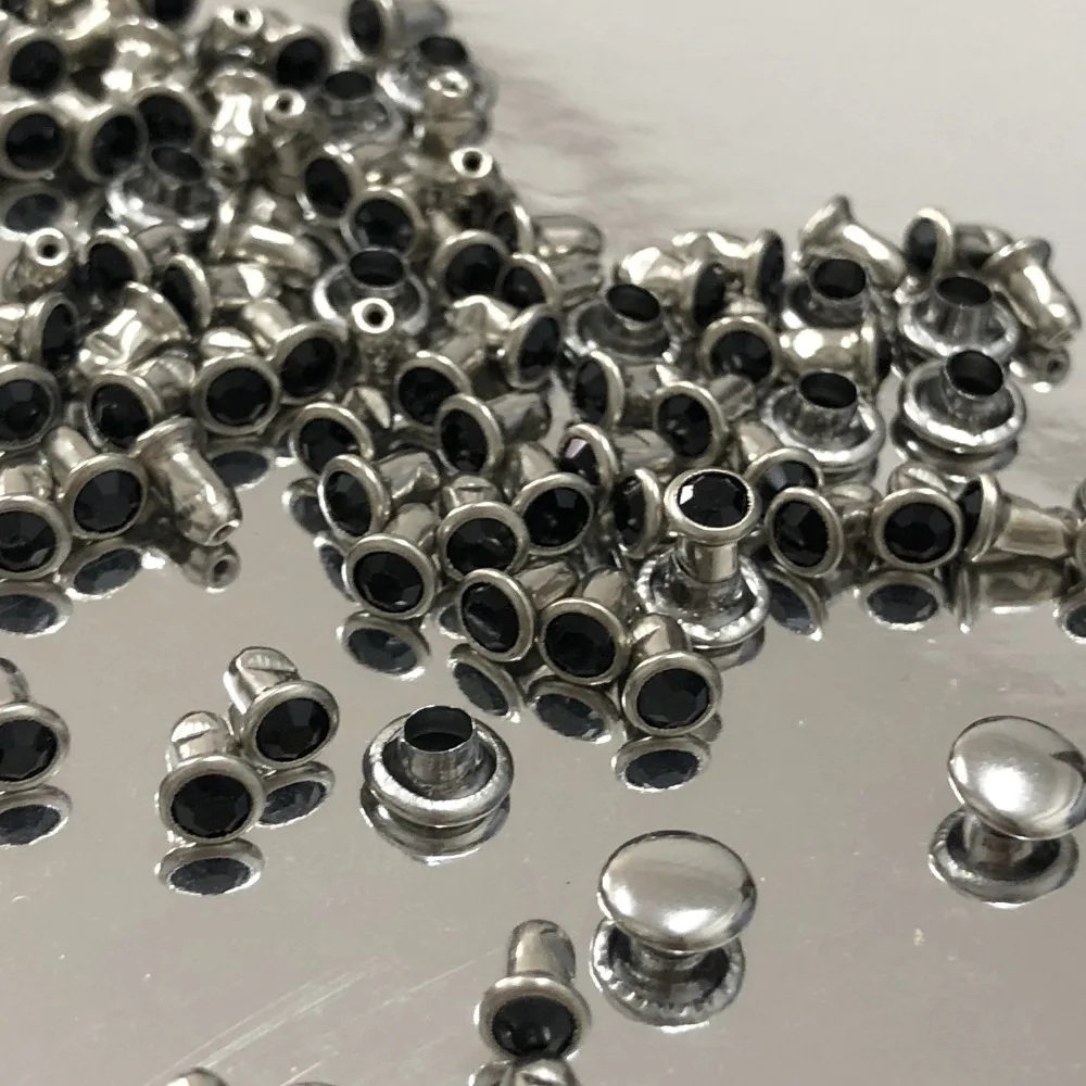 

New Coming 100PCS 4MM Black CZ+++ Hardware Rivets Crystal Rivets Leather Craft Punk Studs Fit Leather Craft Garment Belts Bags