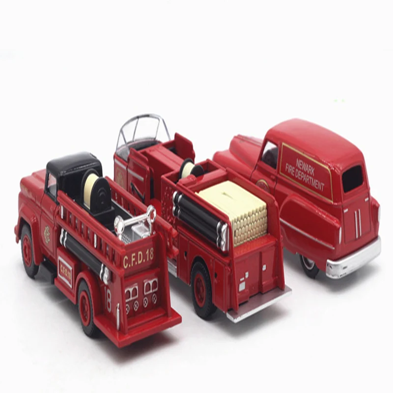 1:43 Ретро моделирование Европейская коллекция пожарной машины Модель классический сплав Литье Комбинированная игрушка автомобиль - Цвет: A
