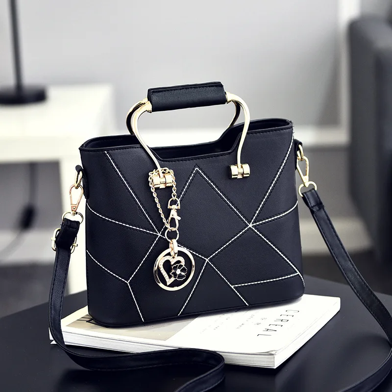 Woman Bag 2017 New Sweet Fashion Woman Shoulder Bag Exquisite Pendant Decoration Woman Handbag Gift Small