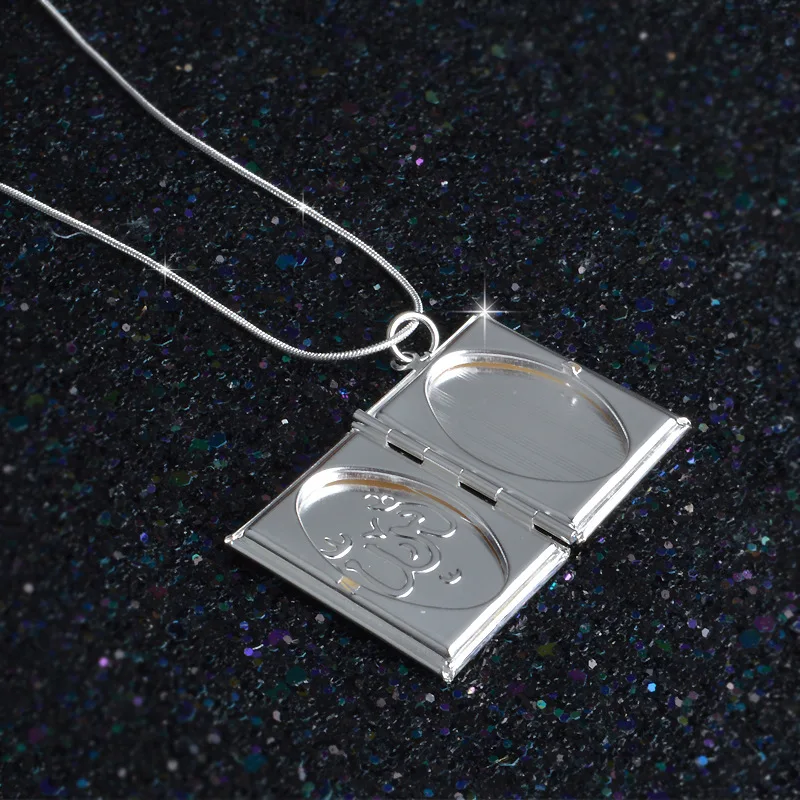 3354818333_735333281