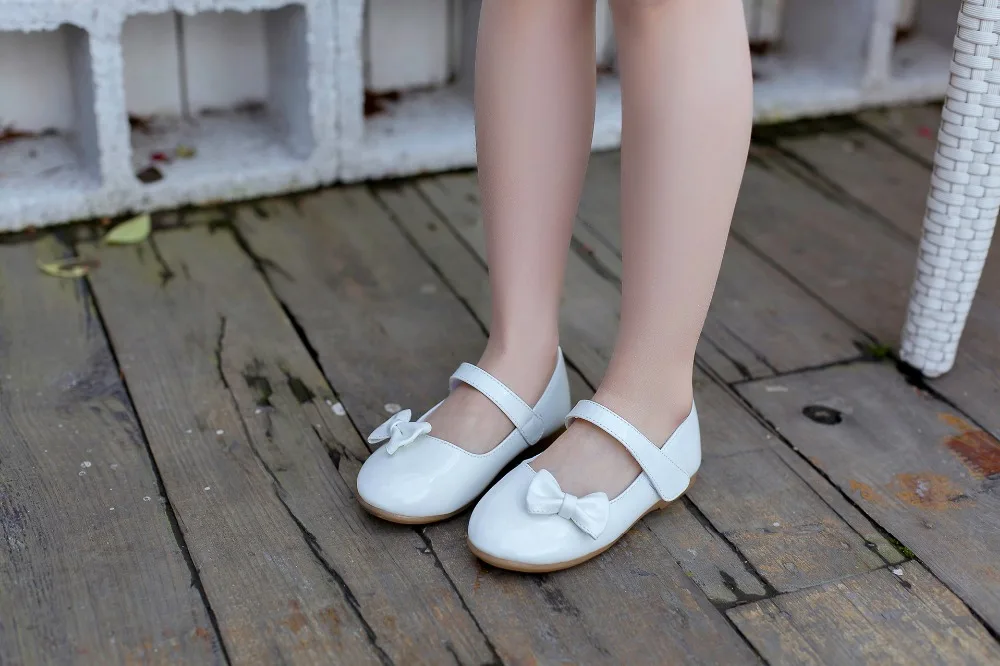Новые детские танцевальные туфли для малышей на низком каблуке с бантиком лакированные детская кожаная обувь розовые белые красные черные