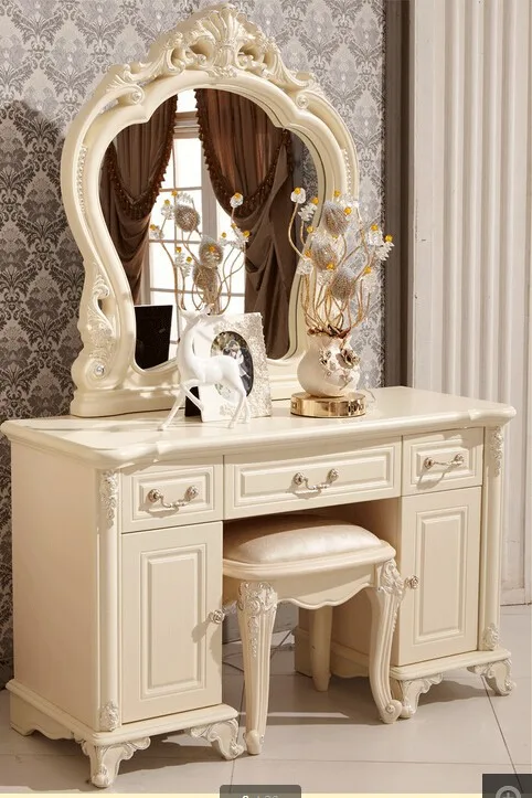 dress table with chair