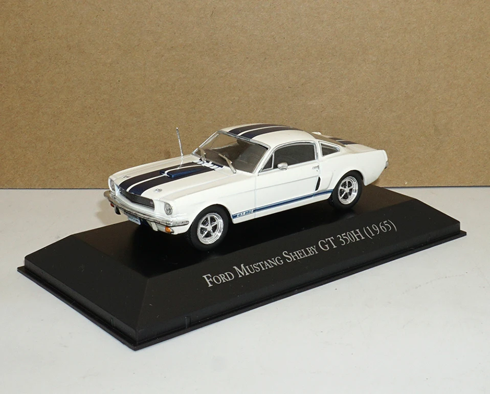  Diecast Model 8-11 Years car Models 143 Diecasts  Toy Vehicles  Miniature Model for CHEVROLET CORSA1.0 LTZ 1.4FORD GT 350H   (2)