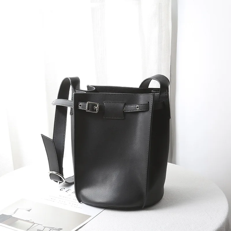 Fashion luxury brand star with the Genuine Leather bucket bag simple soft surface buckle belt decoration women messenger bags