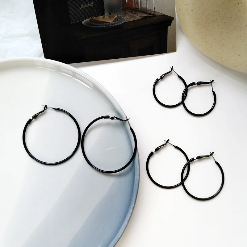 

Simple Black Sexy Hoop Earrings with Charms Geometric Elegant Round Earrings