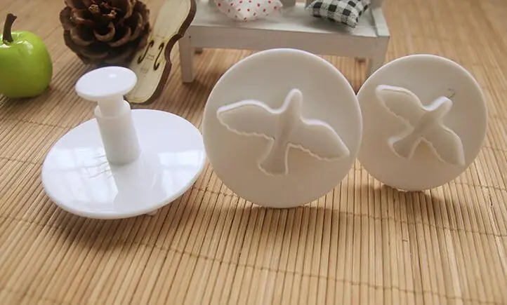 

3Pcs/lot Wholesale Cute Pigeons Cake Fondant Plunger Cutter Sugarcraft Bird Cookie Cutter Cake Fondant Tool D780