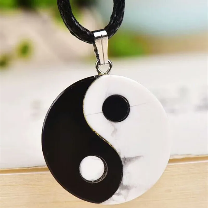 

Wholesale Black White Natural Obsidian Stone Pendant Tai Chi Pendant Necklace Lucky Transport Women Men Simple Fashion Jewelry