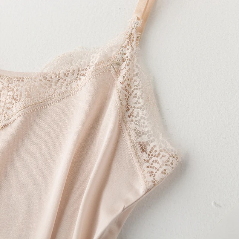 Women's Silk Sling Eyelashes Small Camisole Underwear Girls Summer Light Lace Breathable Natural Silk V-Neck Backless Tracksuit Women's Silk Sling Eyelashes Small Camisole Underwear Girls Summer Light Lace Breathable Natural Silk V-Neck Backless Tracksuit