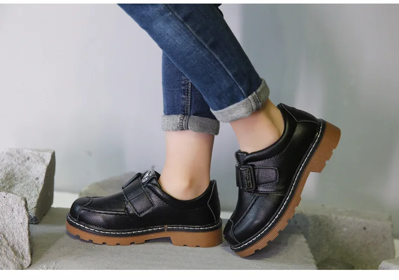 Кожаные сандалии для мальчиков г.; детская повседневная обувь черного цвета; детская обувь в горошек для выступлений в Корейском стиле