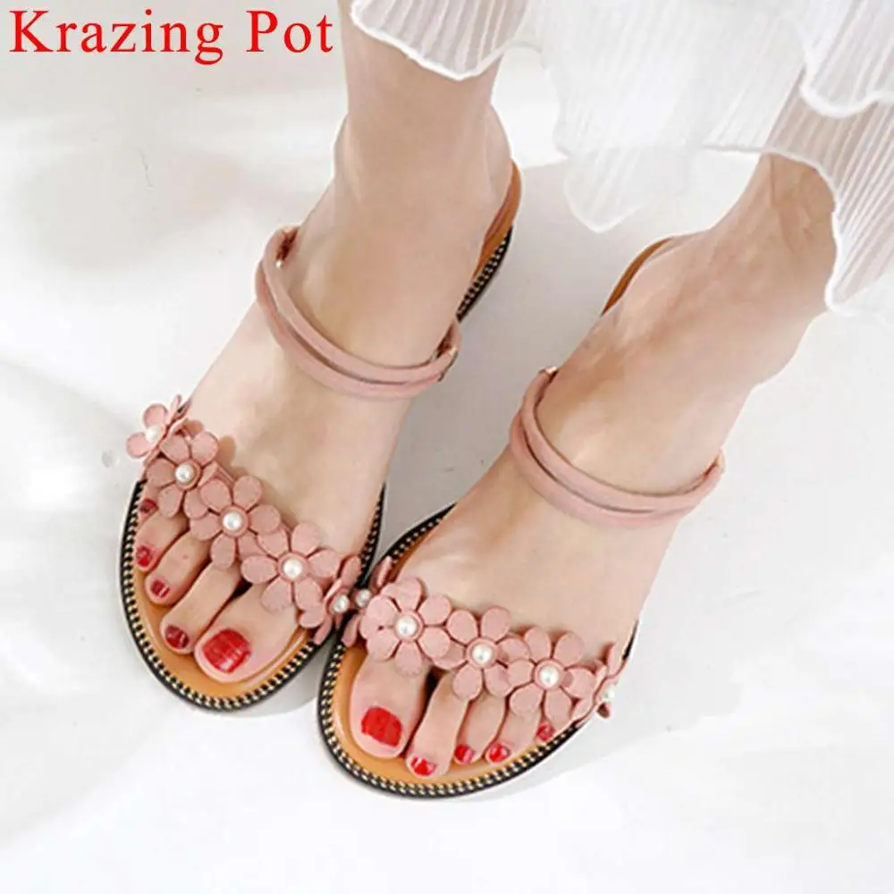 

Krazing Pot flowers pearls decoration med heels slip on mules peep toe women sandals large size flock dating party shoes L6f2