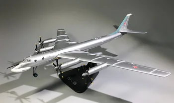 

WLTK 1/144 Scale Military Model Toys TY-95 TU-95 Bear Bomber Diecast Metal Plane Model Toy For Collection/Gift/Kids