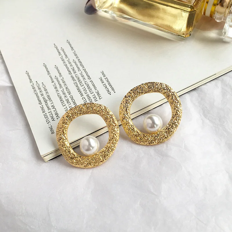 

2019 Korea Girl Trendy Fleshwater Peal Drop Earrings for Women Bohemia Simple Personality Big Circle Earring ins