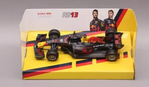BBURAGO 1:43 INFINITI Red Bull RB13 модель автомобиля Даниэль Риккардо #3|Наземный транспорт| |