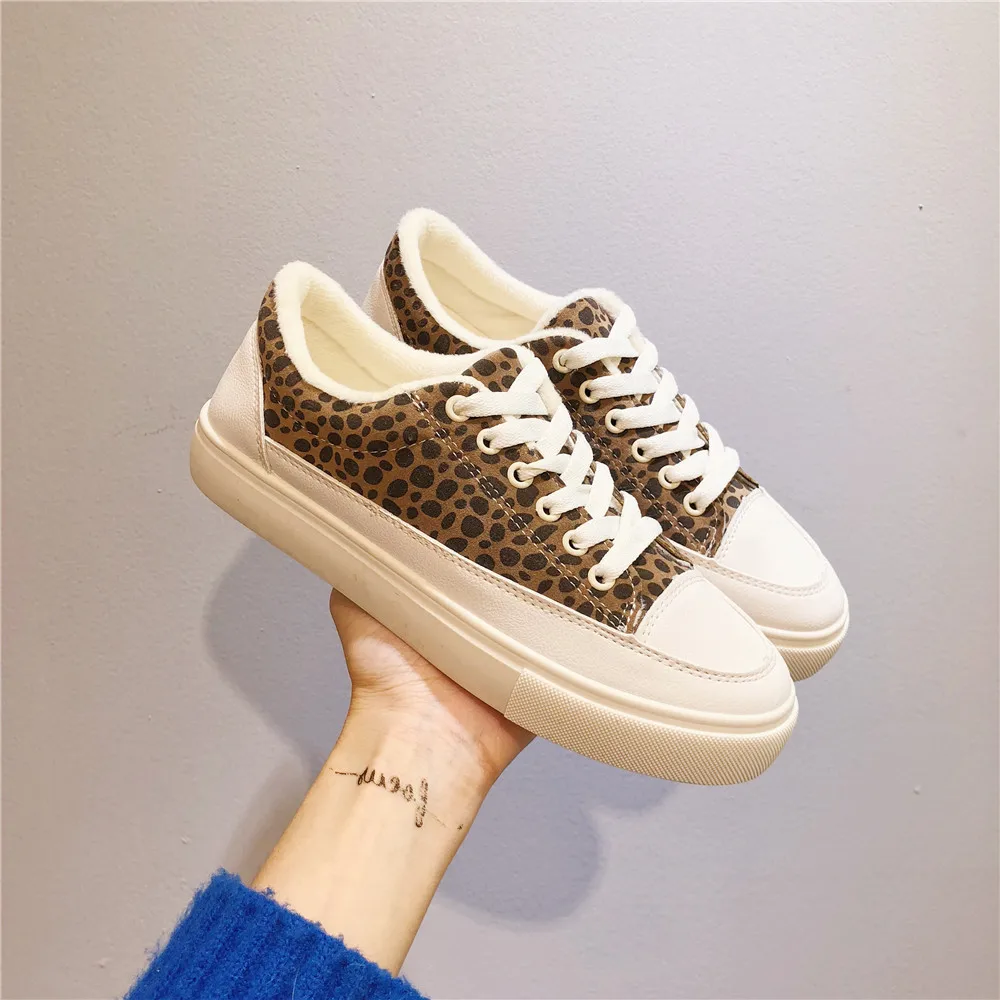 

2018 new leopard flat bottom shoes casual shoes student women's shoes.