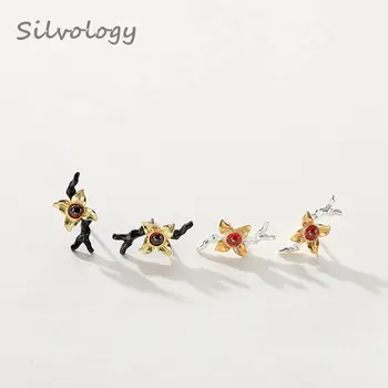 

Silvology 925 Sterling Silver Natural Garnet Flower Earrings Original Elegant Office Stud Earrings for Women Romantic Jewelry