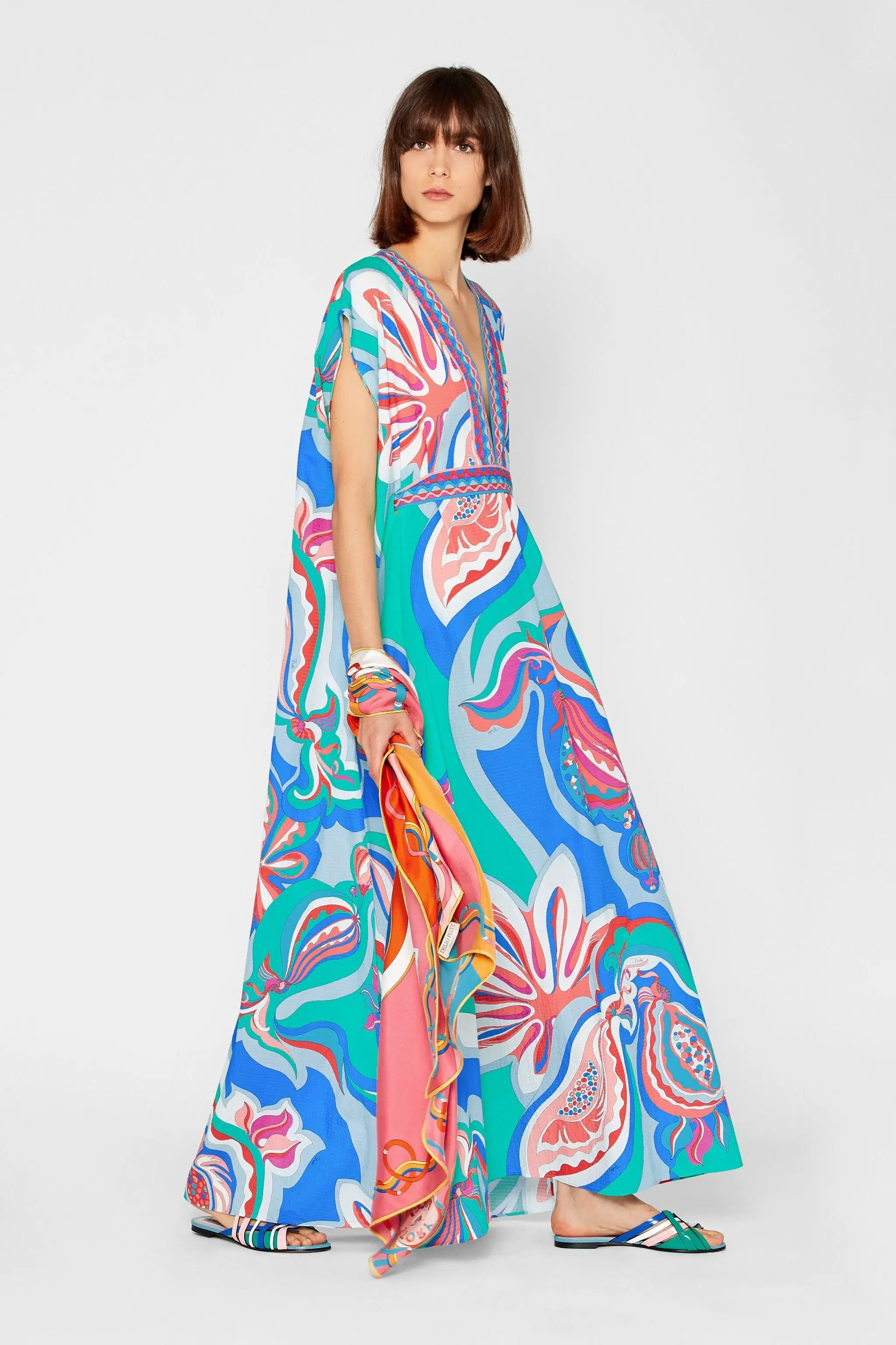 Новое модное эластичное трикотажное платье для отдыха с v-образным вырезом на Среднем Востоке