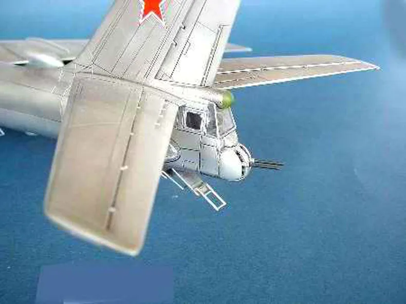 Сборочная модель трубы 1/72-16 badger C самолета