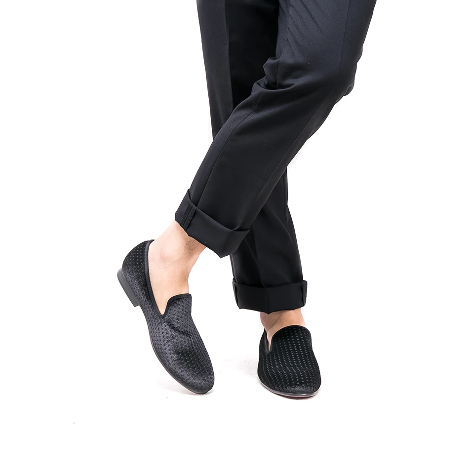 Новое поступление; лоферы в британском стиле; мужские черные бархатные слипоны с тисненым принтом; мужская повседневная обувь; большие размеры;