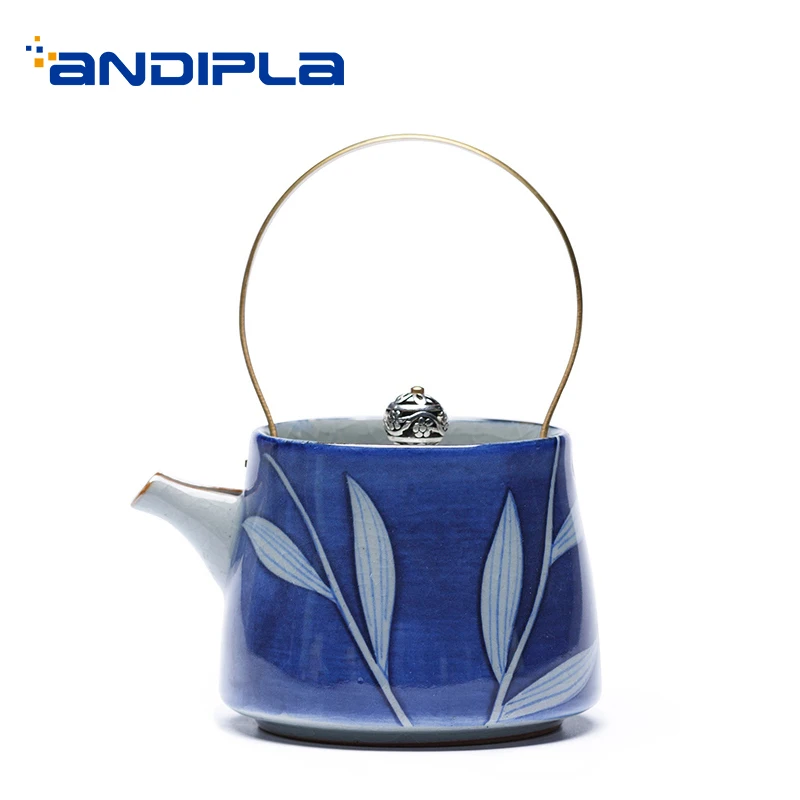 

200ML Vintage Hand Painted Blue and White Porcelain Art Teapot Jingdezhen Ceramic Filter Kung Fu Tea Kettle Creative Gold Handle