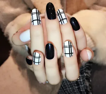 

Cute fake nails fashion black and white color full cover artificial nail tips with design 24pcs round