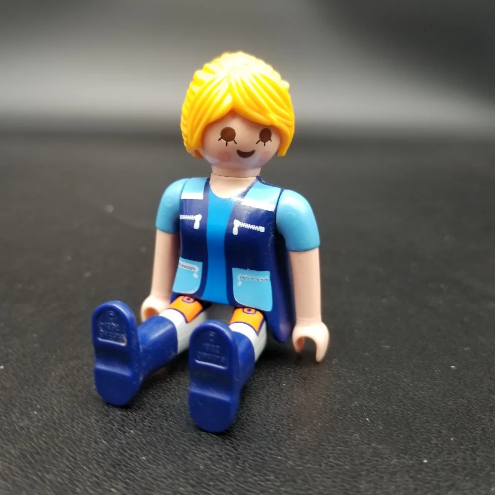 Joyendless 8 Style 7.5cm Playmobil Girl Action Figures Castle Child Small People Model Doll Role Play Toy X012