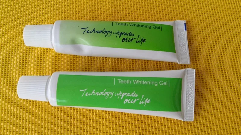 Chew отбеливающий зубной гель. Teeth whitening gel инструкция на русском какой гель наносить первым.
