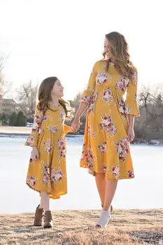 

Lovely 2018 Family Look Matching Mother And Daughter Dresses Clothes Summer Trumpet Sleeve Print Floral Mom Daughter Beach Dress