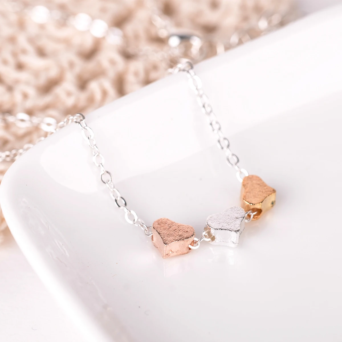 Fashion Women's 3Color Chian Three Hearts Pendant Simple Necklace Dress Gift