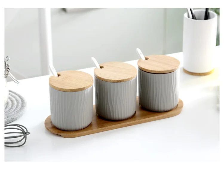 

1SET Nordic Household Ceramics Flavor Storage Bottles With Bamboo Rack Seasoning Spice Sugar Salt Jars with Spoon OK 0889