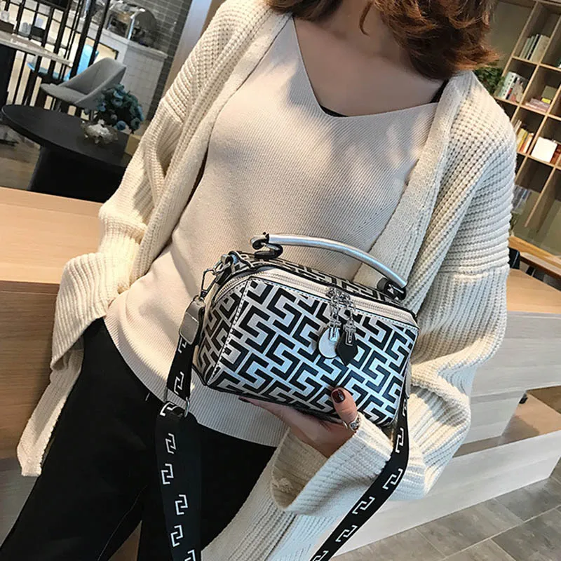 Women Fashion Printing Wide Shoulder Bag INS Popular Leather Handbag Exuqisite Female Messenger Bags Lady Luxury Bolsa SS3493 (6)