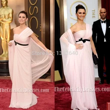 Sexy Einzigartige Mantel Celebrity Kleider Inspiriert durch Penelope Cruz Schulter Geraffte Mieder Abendkleid Red Carpet Abschlussball-kleider