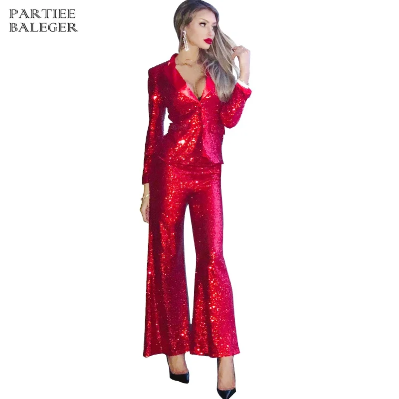 Девушки в блестящих костюмах. Девушки в блестящих костюмах. Блестящие костюмы женские. Девушки в блестящих костюмах. Пиджак с блёстками женский.