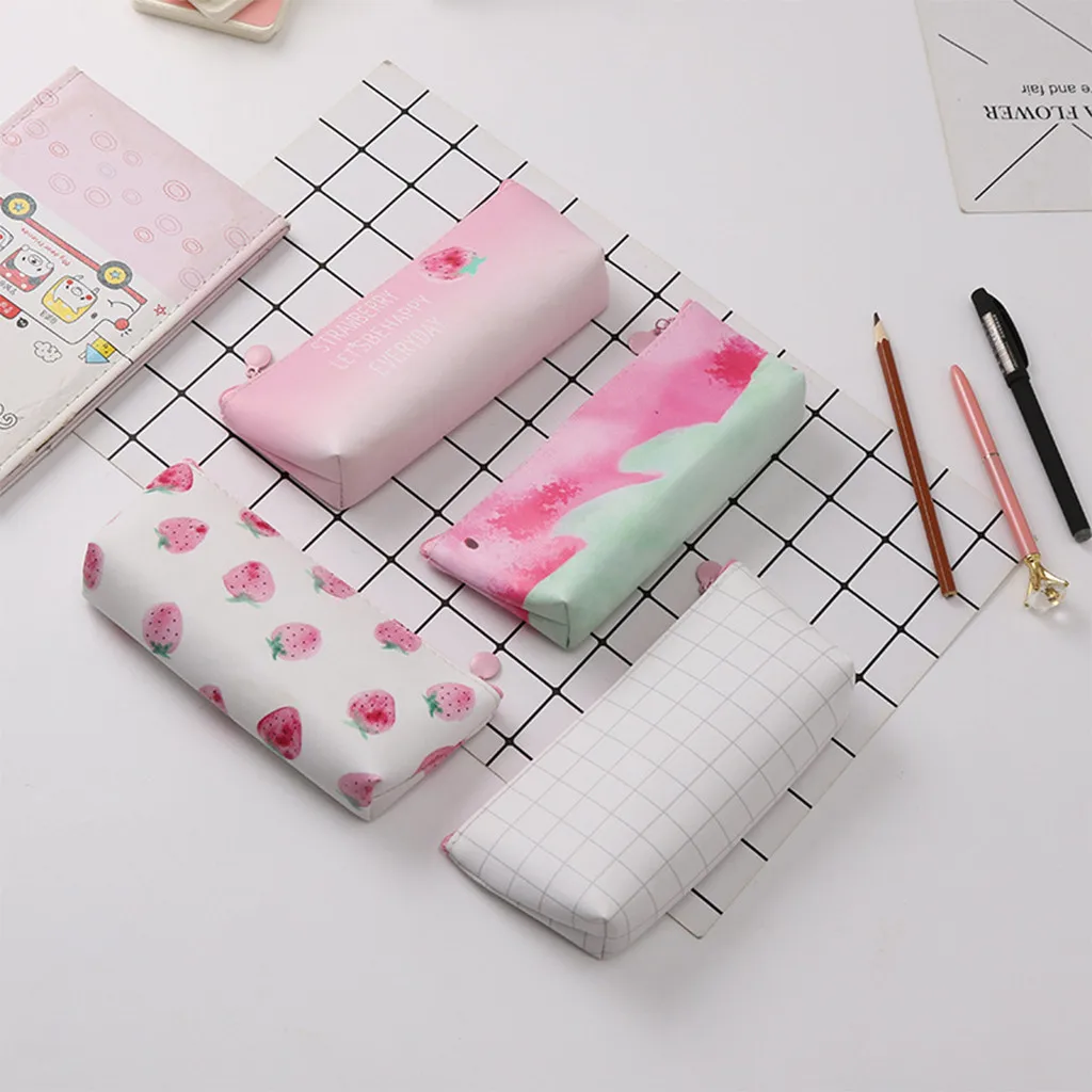 

online star item Household necessities Creative Strawberry Bag Large Capacity Simple fresh and waterproof shop owner recommende