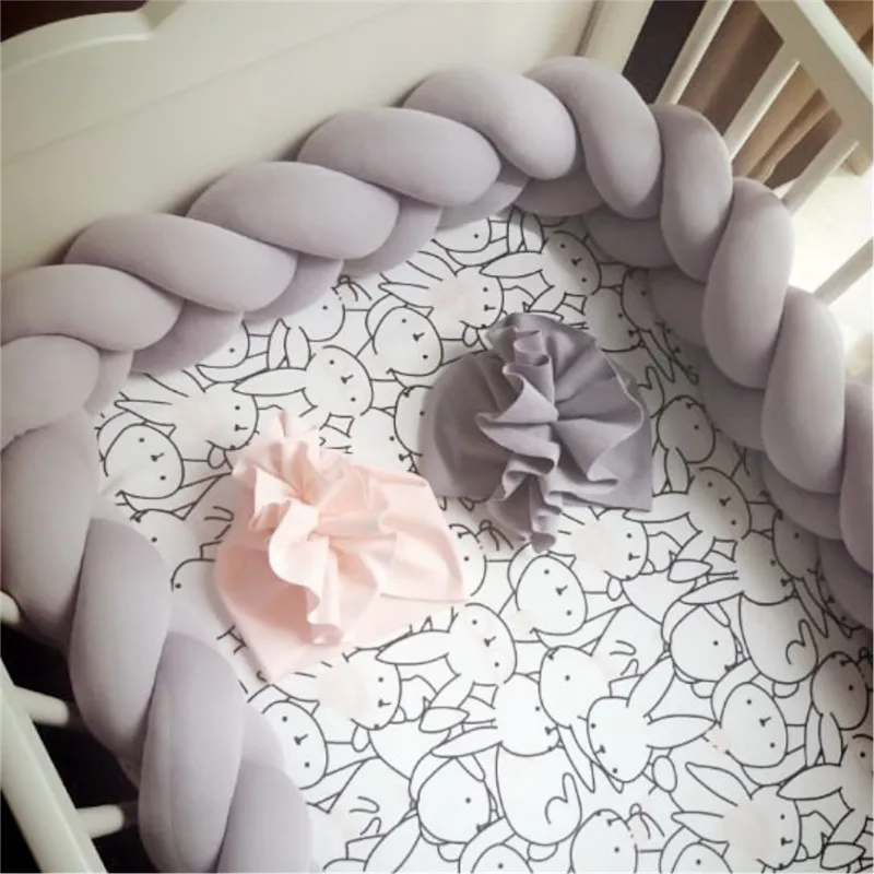 Koop 1 M 2 M 3 M Baby Bed Bumper Crib Baby Bumper Voor Jongens Meisjes Babybedje Bumper knoop Vlecht Wieg Protector Room Decor
